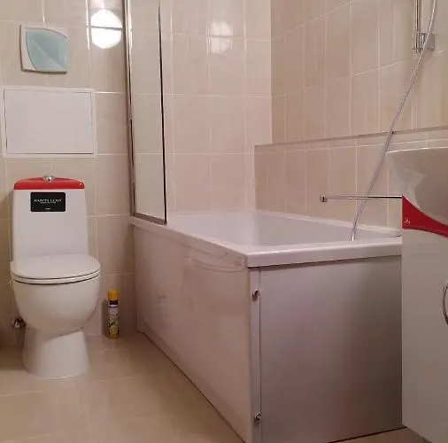 アパート M/s Factory *